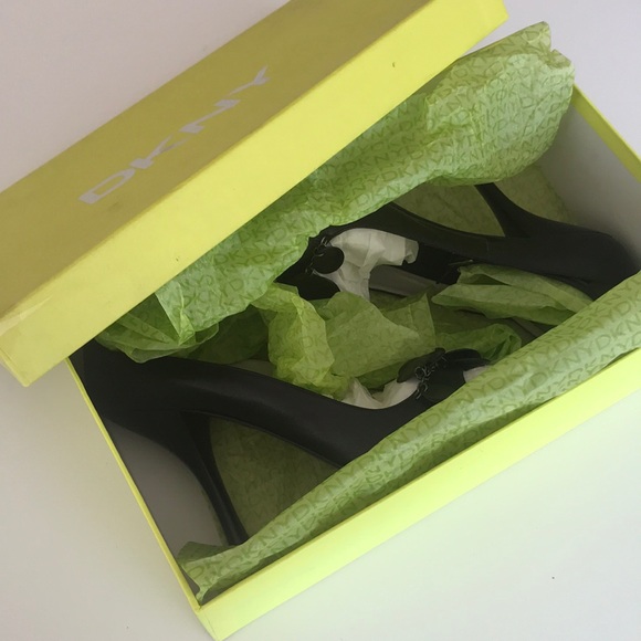 Y2K DKNY heels - Picture 7 of 8
